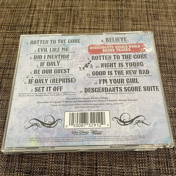 🔥 3/$25 - Descendants Cd - Picture 2 of 3